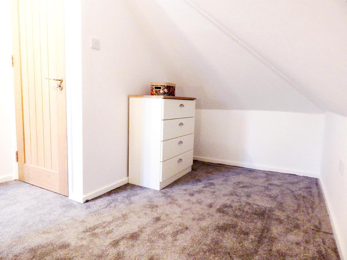Modern, Well Located En-Suite Rooms With Parking - Orbitat Accommodations Cambridge  Bagian luar foto